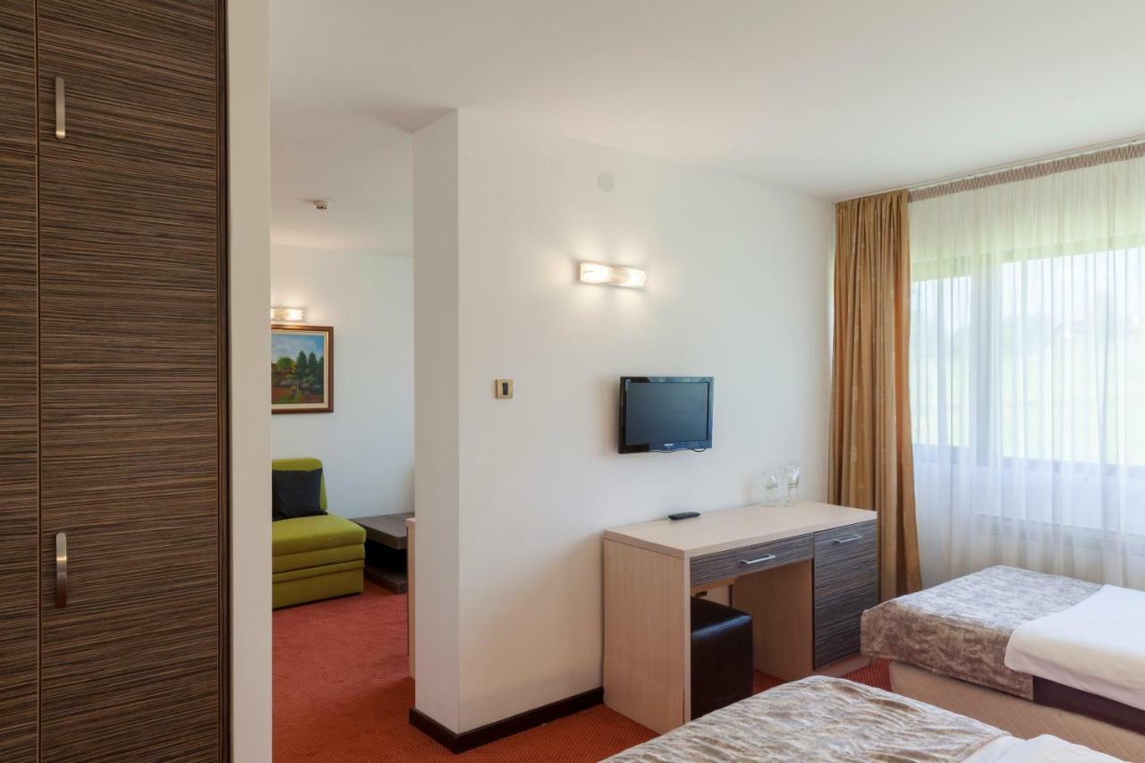 Hotel Livade Τσάτσακ Εξωτερικό φωτογραφία