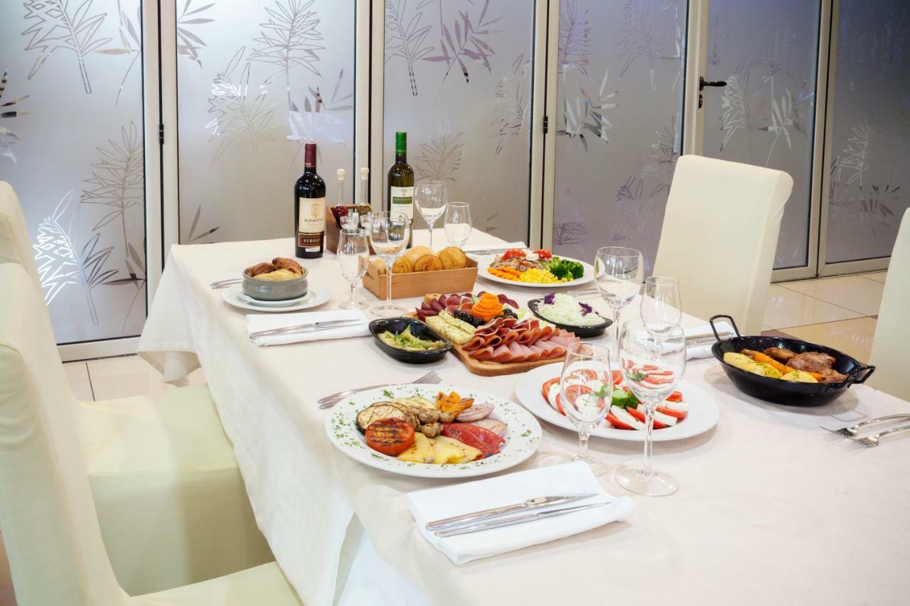 Hotel Livade Τσάτσακ Εξωτερικό φωτογραφία