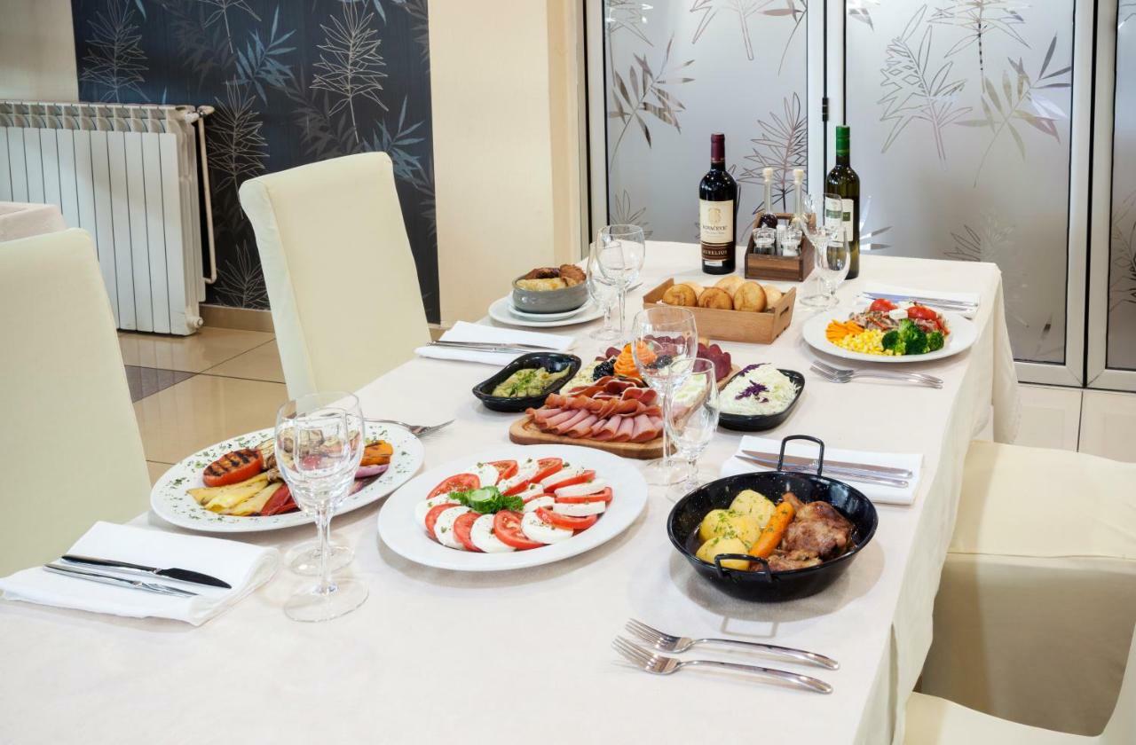 Hotel Livade Τσάτσακ Εξωτερικό φωτογραφία