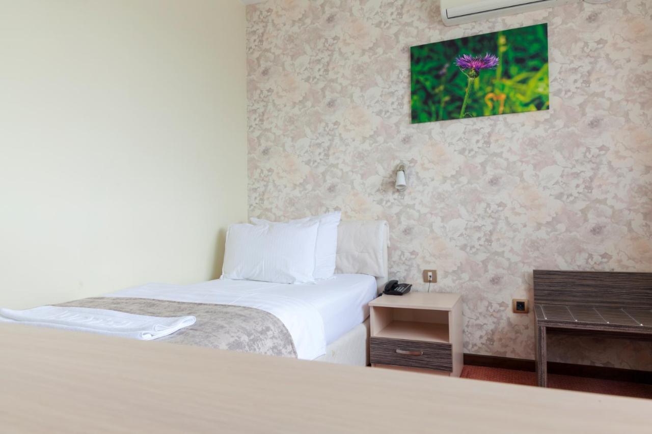 Hotel Livade Τσάτσακ Εξωτερικό φωτογραφία